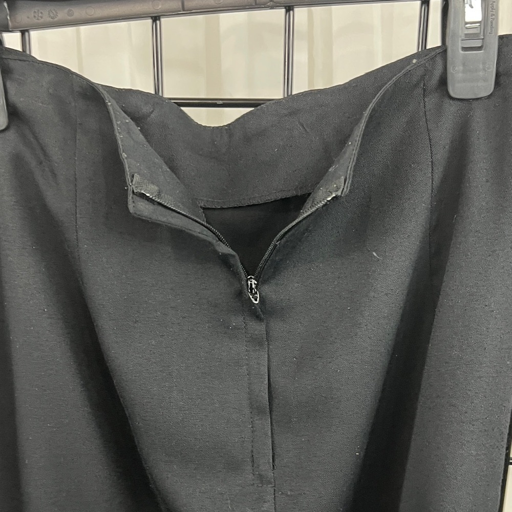 Chic Black Buttoned Maxi Skirt - Picture 4 of 8